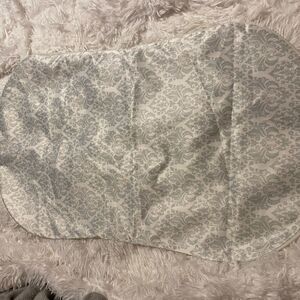 Halo Bassinet Swivel Sleeper Gray & White Damask Print Pad Cover